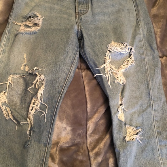 SOLD - LEVI'S Wedgie icon Raw Hem Cropped Jeans - Picture 9 of 9